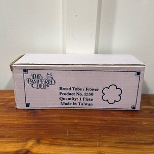 NIB The Pampered Chef Bread Tube - Flower